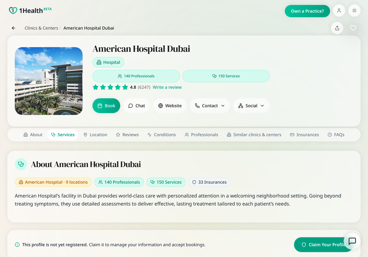 ملف عيادة على 1Health معروض على iPad