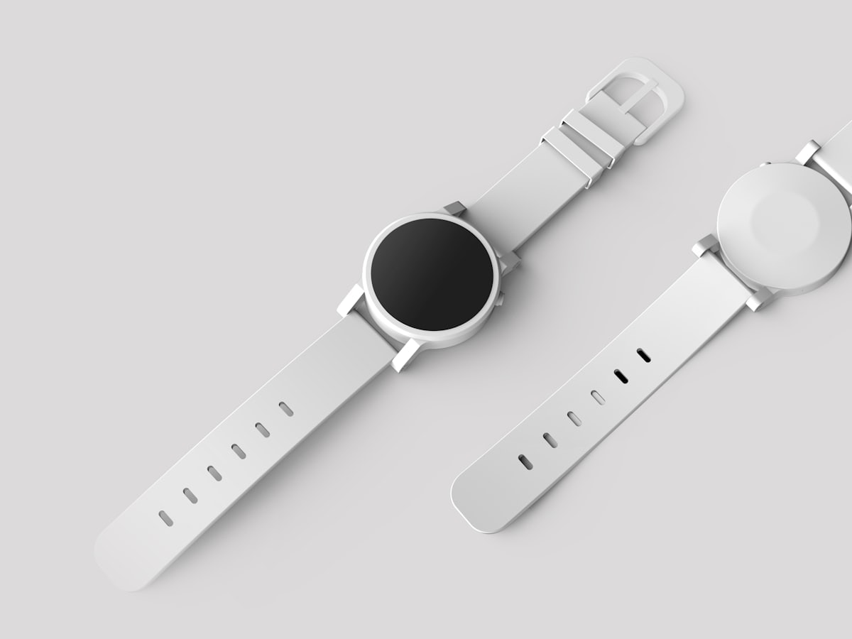 Humane Ai Pin et Rabbit R1, appareils hardware IA